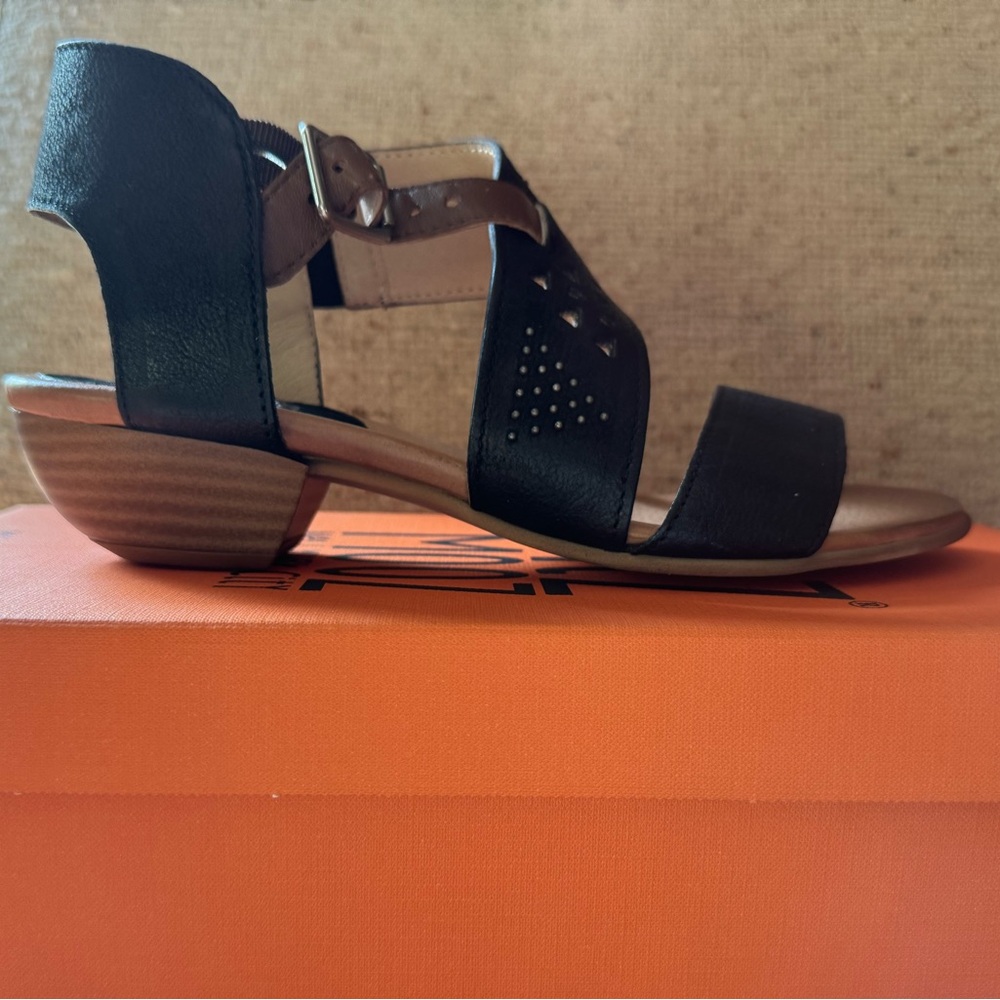 Miz Mooz black sandals. NWT. Cienna Wide.